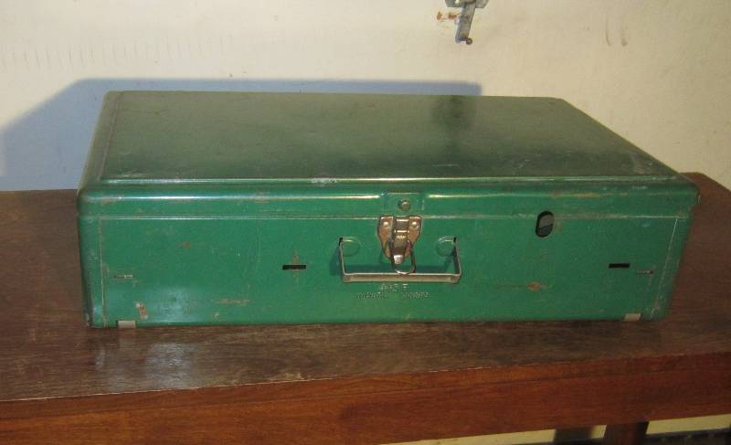 lot 833 image: Coleman Stove