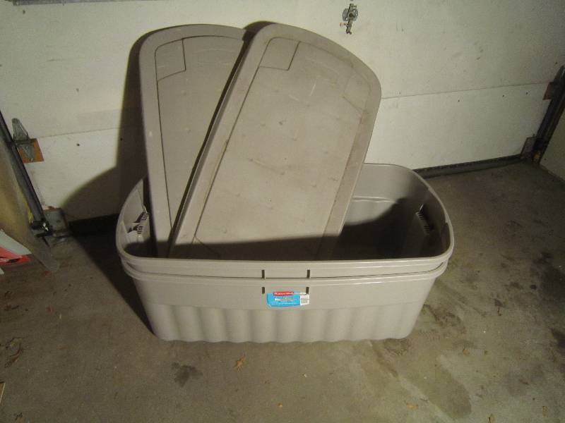 lot 845 image: 2 Extra Large Totes great at the lake for life jackets, snowmobile helmets, hats mittens ect.