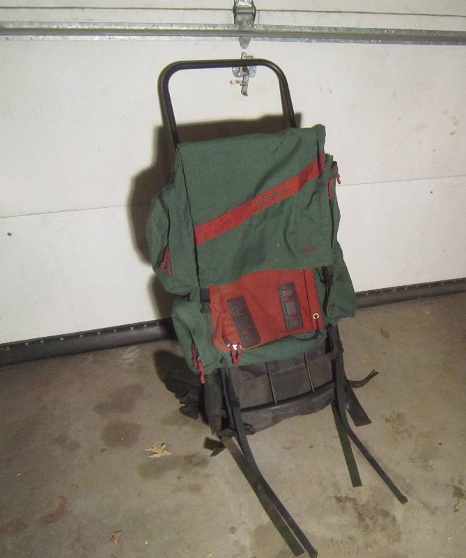 lot 847 image: Frame Back Pack Camp Trails by Kodiak - Great for Hiking
