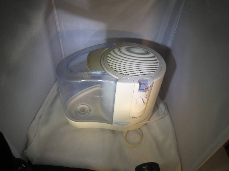 lot 848 image: Humidifier White Westinghouse