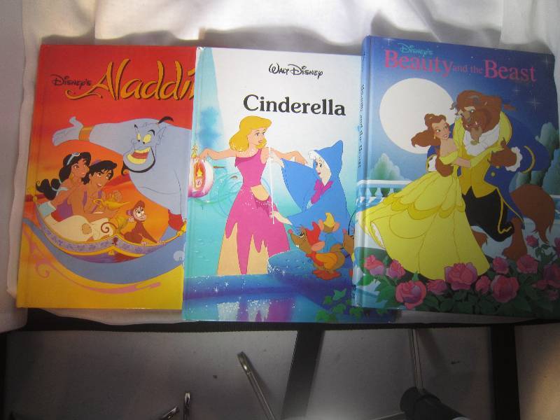 lot 871 image: 3 Disney Books - Beauty and the Beast, Cinderellla & Aladdin