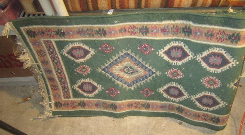 lot 880 image: Long Green Runner Rug Approx 24 x 80