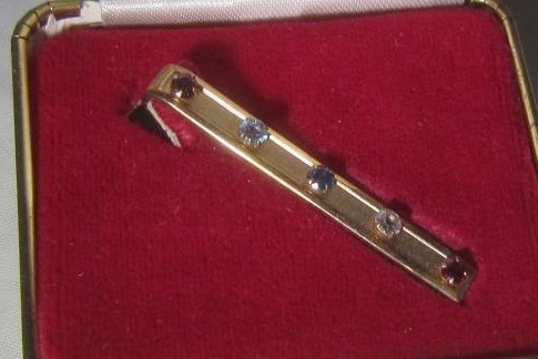 lot 889 image: Jeweled Tie Clip