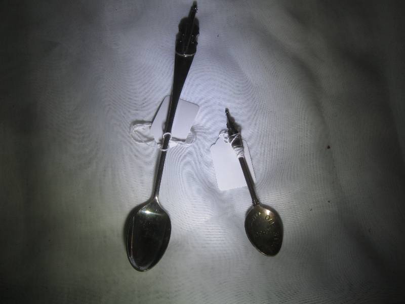 lot 899 image: 2 Musical Spoons