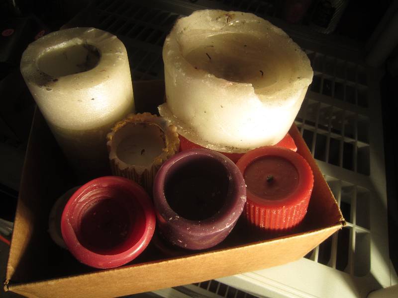 lot 917 image: LOT - Candlewax