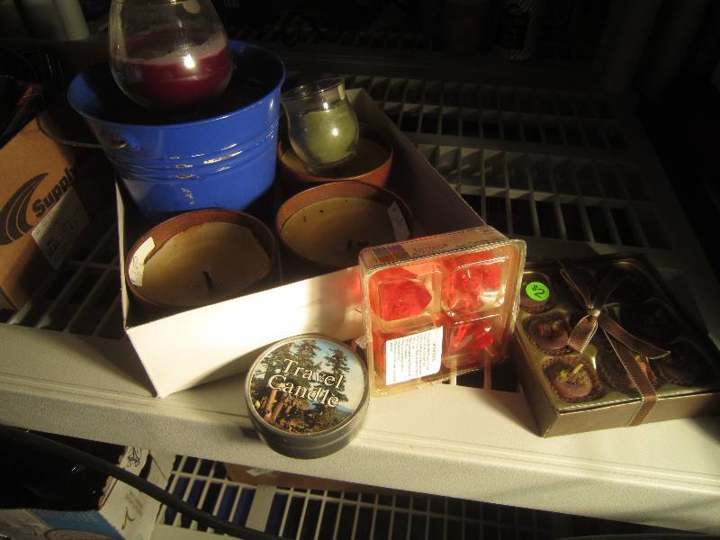 lot 918 image: LOT - Candlewax & Candles