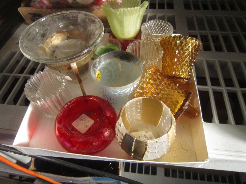 lot 921 image: LOT - Glass Candle Holders