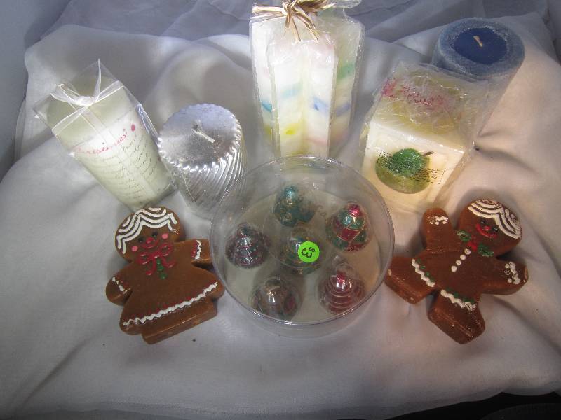 lot 944 image: LOT - NEW Candles