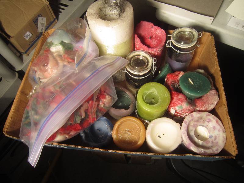lot 948 image: LOT - Candlewax