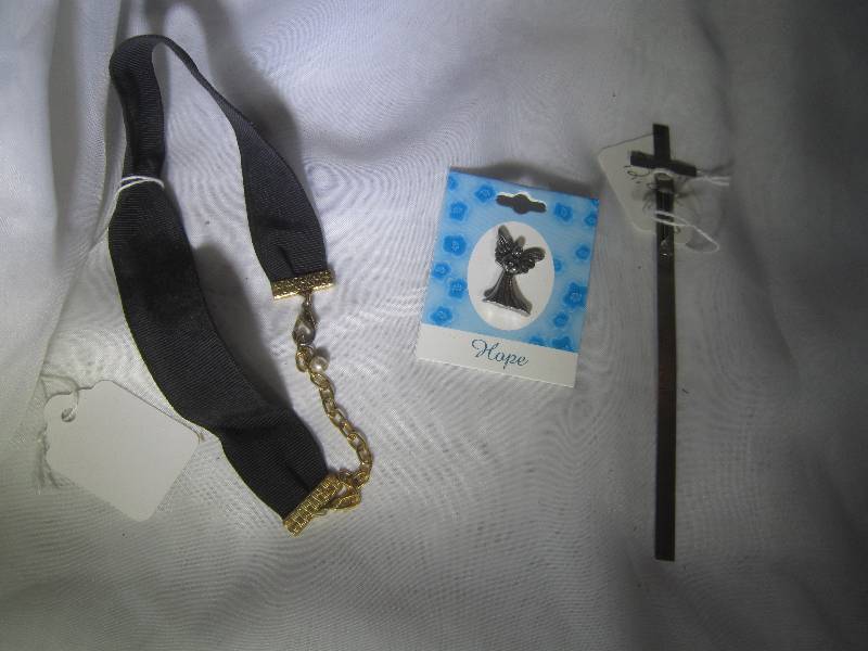 lot 954 image: LOT - Angel, Cross Ruler, Choker, ETC
