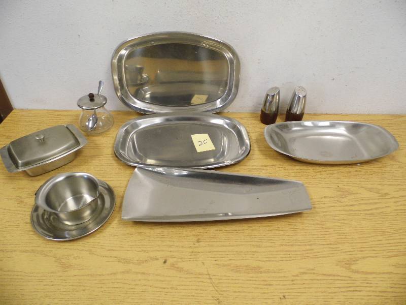 Stainless Steel Serving Pieces