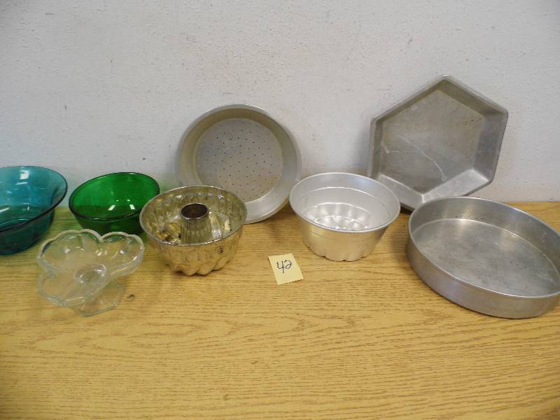 Pans - Glassware - Molds