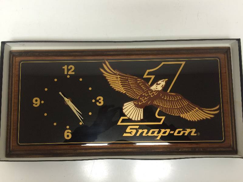 lot 12 image: Snap On Wall Clock