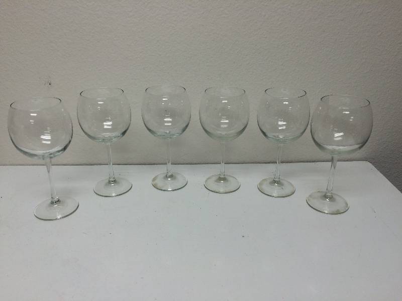 lot 18 image: Crystal Wine Goblets