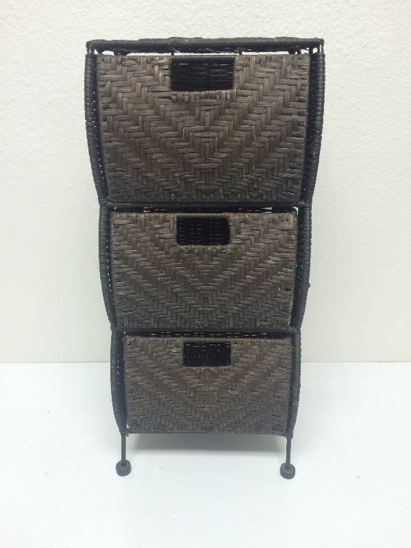 lot 19 image: Wicker Stand
