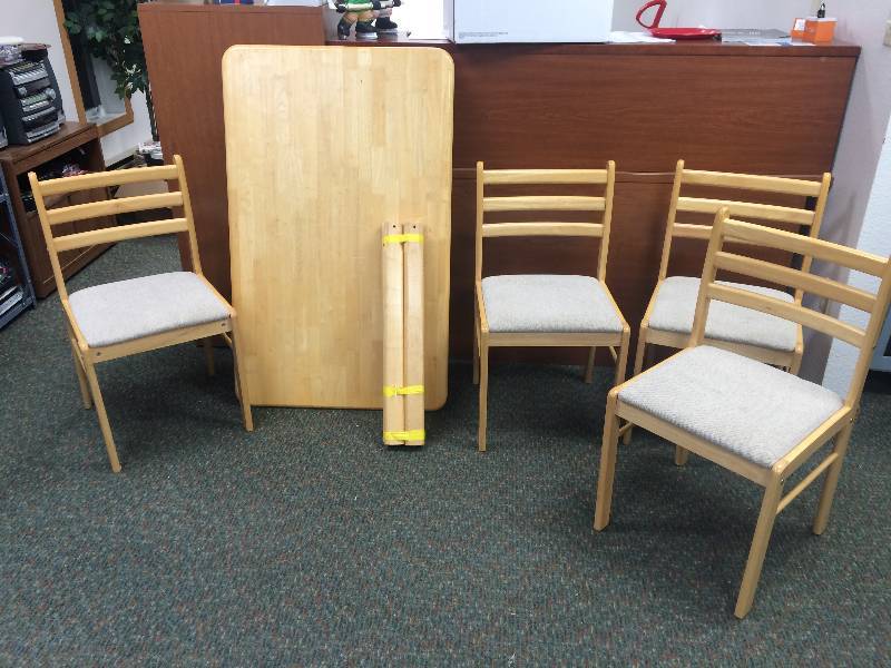 lot 20 image: Table and Chairs
