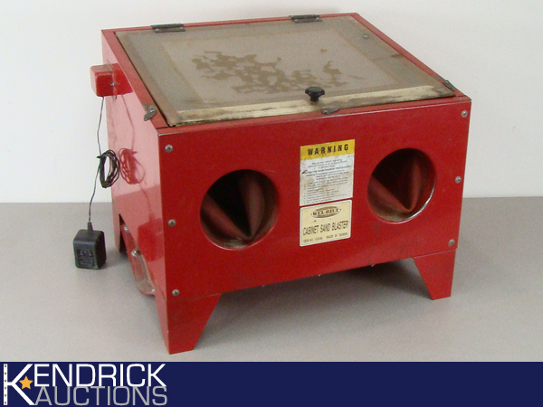 Working Wel-Bilt Cabinet Sand Blaster