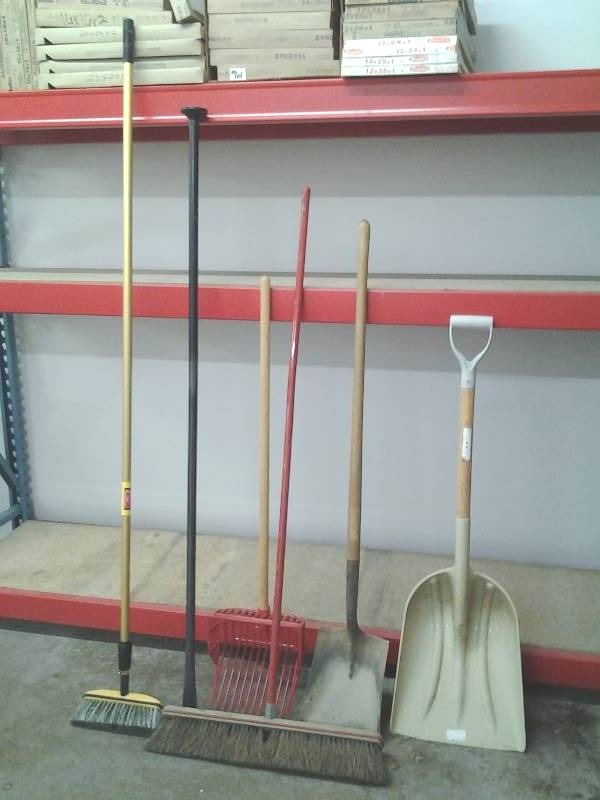 Shop Broom, Scoop Shovel, Chipper, Pitch Fork, Telescoping Brush
