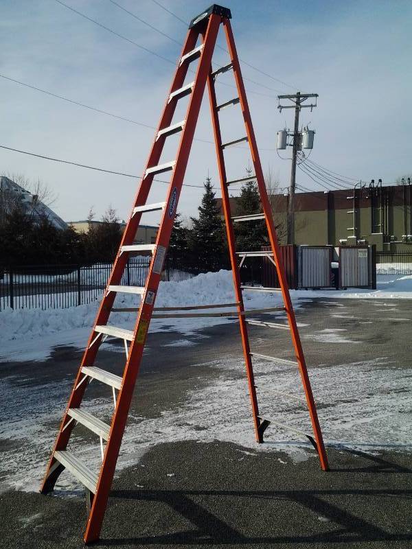 Werner Commercial 12 Foot Fiberglass Ladder