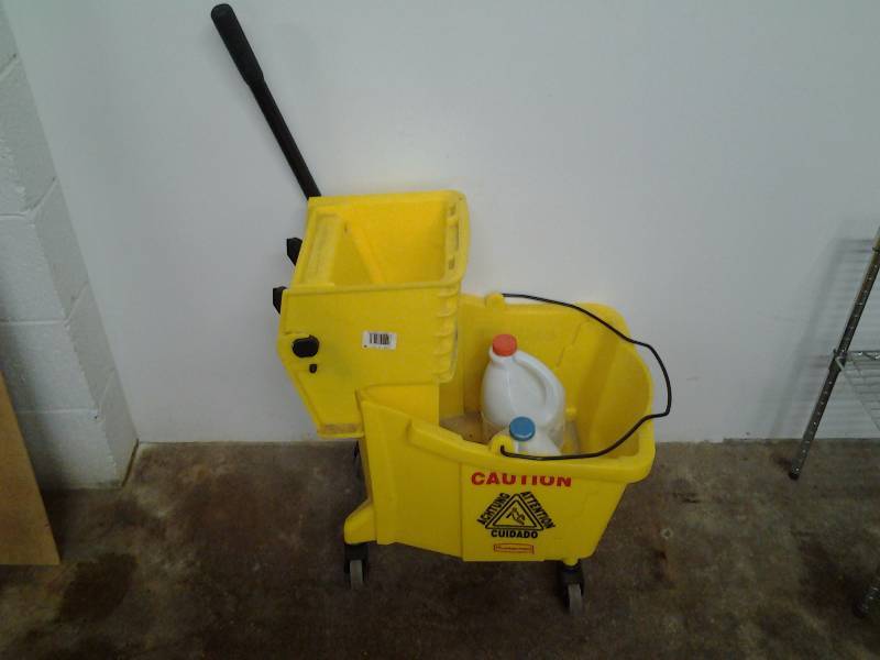 Mop Bucket With Wringer