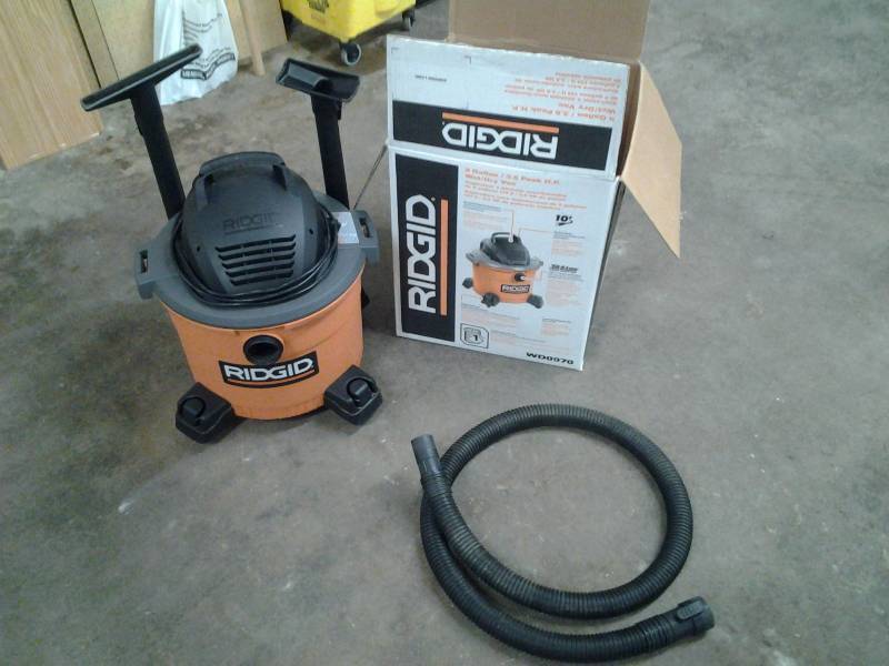Ridgid 9-Gallon 3.5 HP WetDry Vac