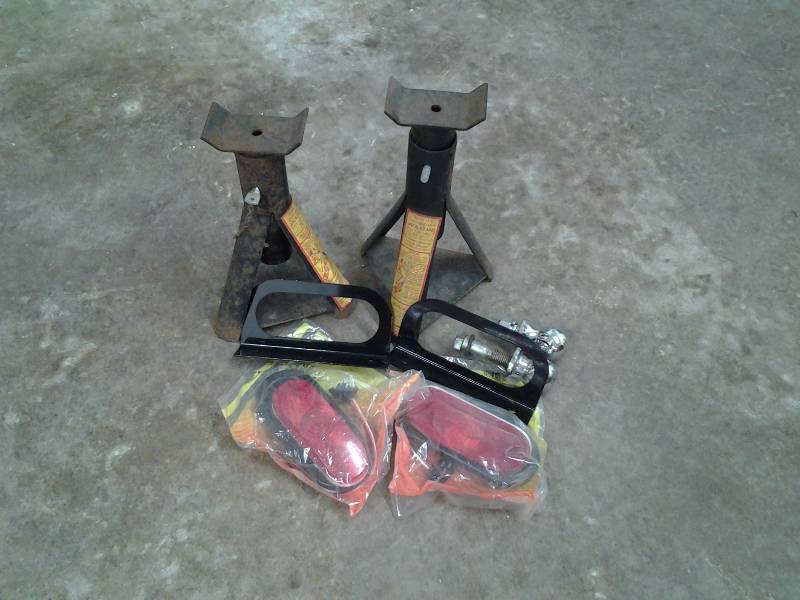 Pair Of Jack Stands, 2-Hitch Balls 1-78, Pair Of New Trailer Lights With Brackets