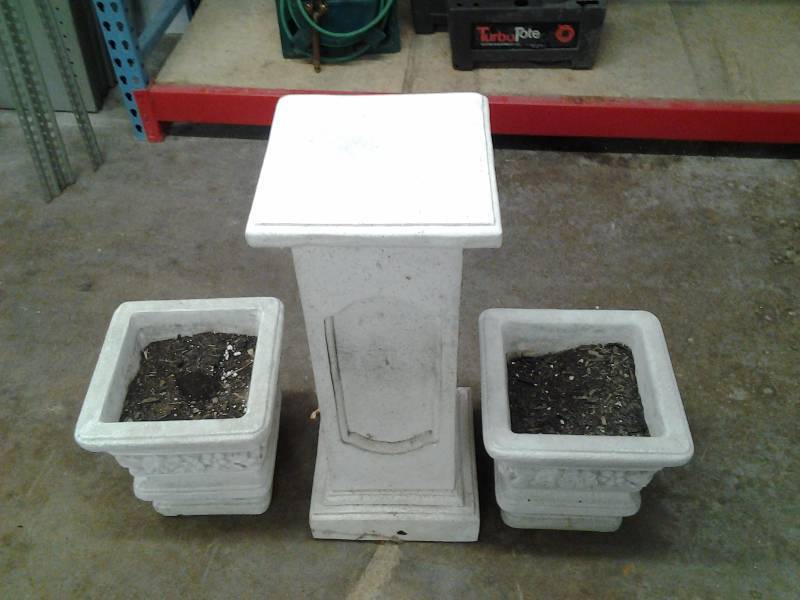 Plaster Pillar & 2-Planter Pots