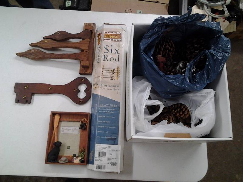 Rod Rack, Frames, Towel Holder, Pine Cones