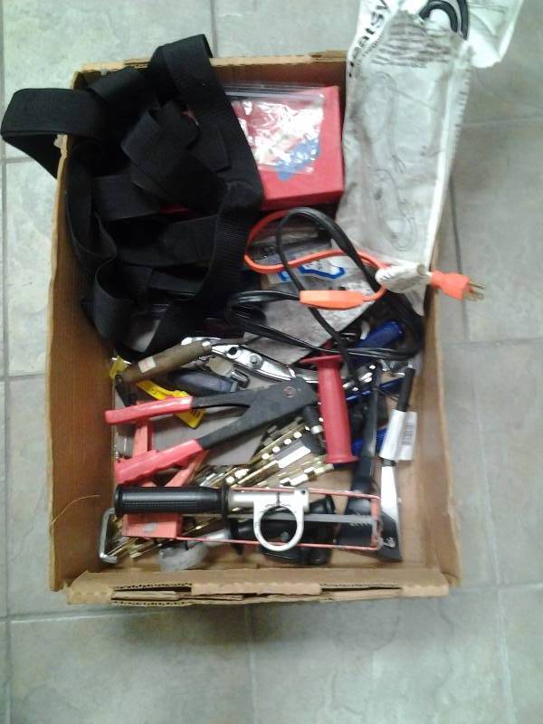 Box Lot Trowel, Rivets, Tools