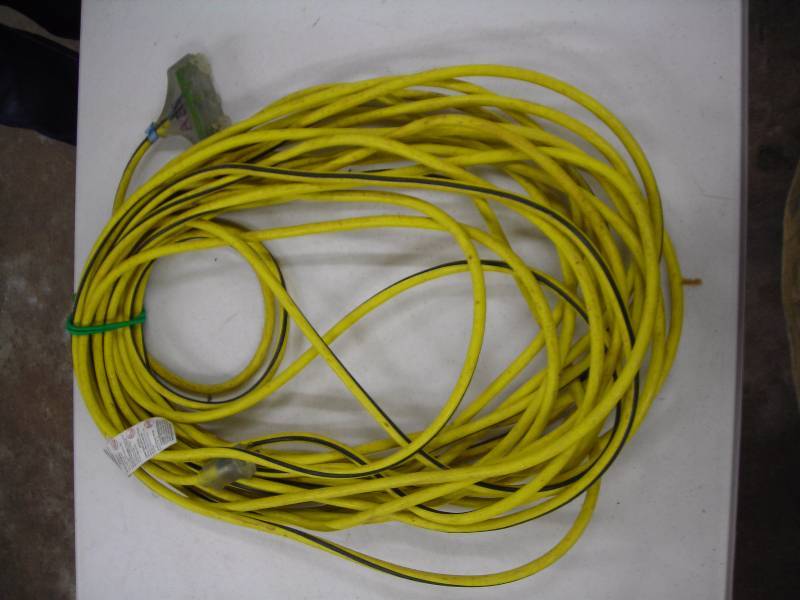 100 Ft 12 Gauge Heavy Duty Extension Cord