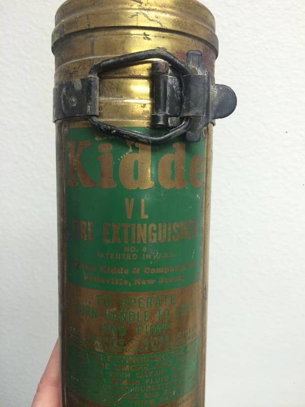 lot 8 image: Kidde Fire Extinguisher