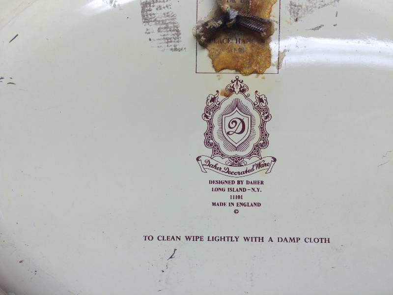 lot 33 image: Daher Tin Platter - Collectible