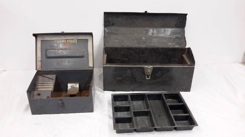 lot 27 image: Toolbox and tray
