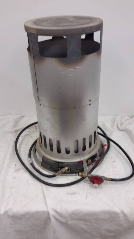 lot 41 image: Heater