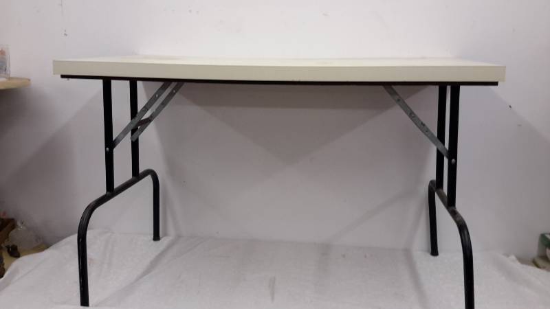 lot 44 image: Table