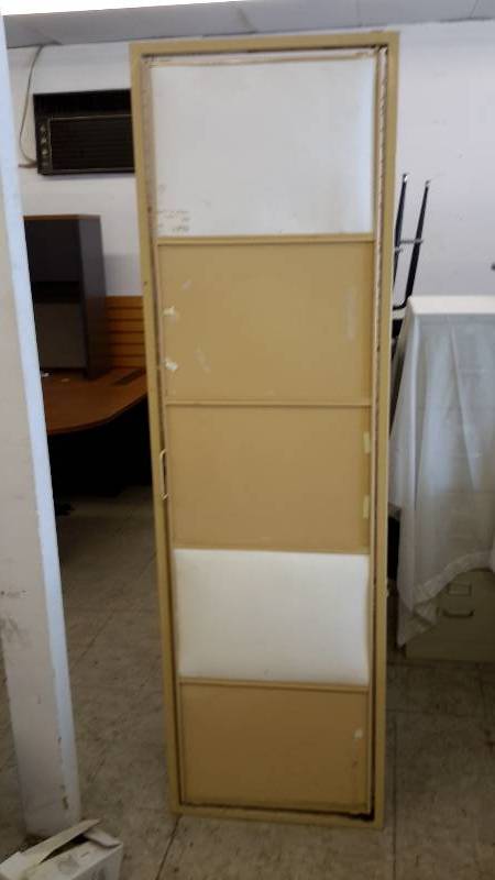 lot 72 image: Metal cabinet