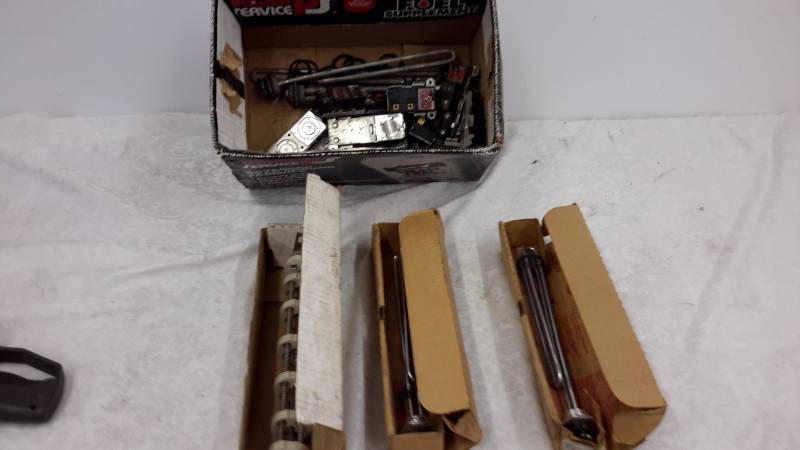 lot 82 image: Water Heater parts