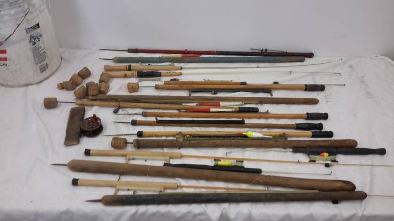lot 12 image: Assortment