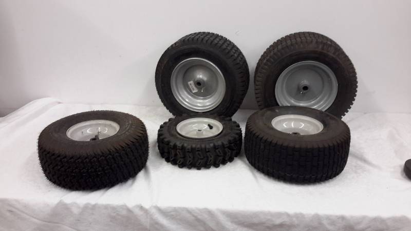lot 24 image: Wheels
