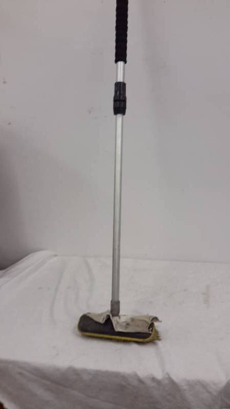 lot 25 image: Scrub Brush