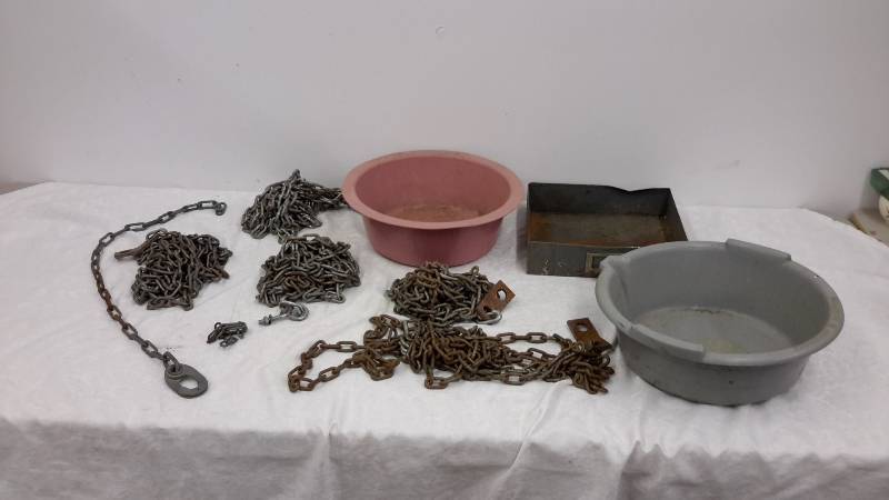 lot 29 image: Chains and pans