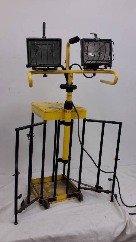 lot 34 image: Halogen Light