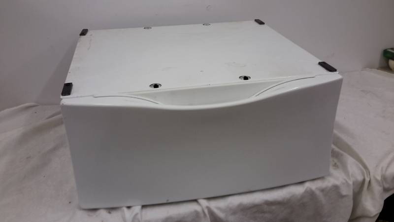 lot 39 image: Under Appliance cabinet