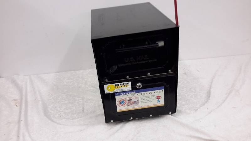 lot 50 image: Mailbox