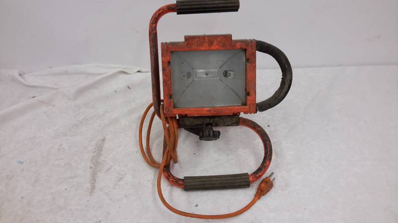 lot 89 image: Halogen Light