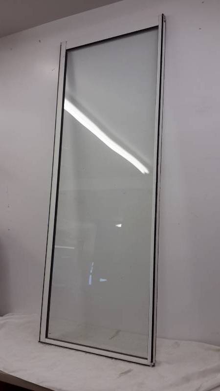 lot 101 image: Sliding door