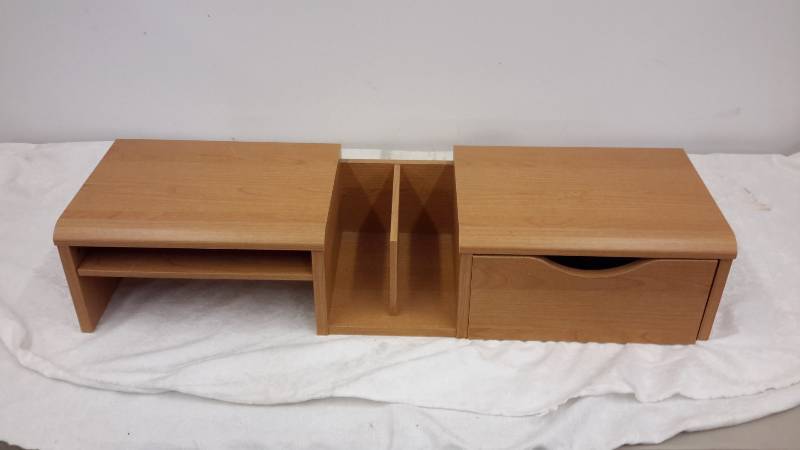 lot 112 image: Desk organizer