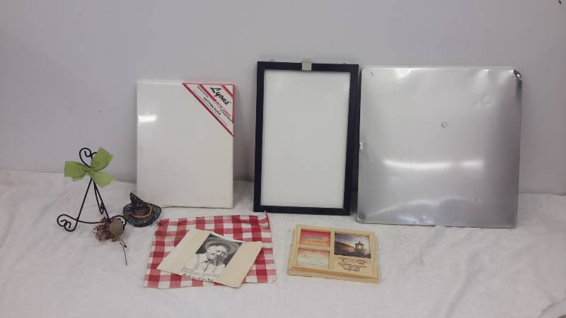 lot 117 image: Wall hangers