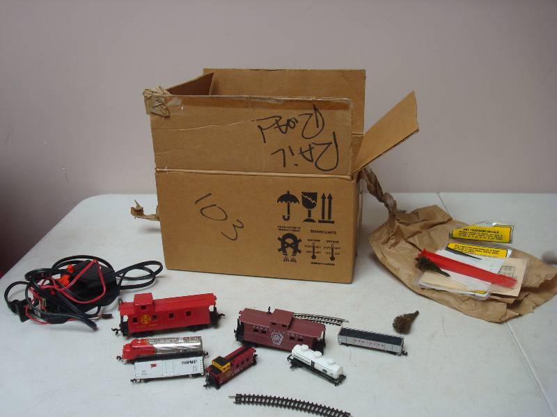 lot 8 image: Box With Some Model Train Parts