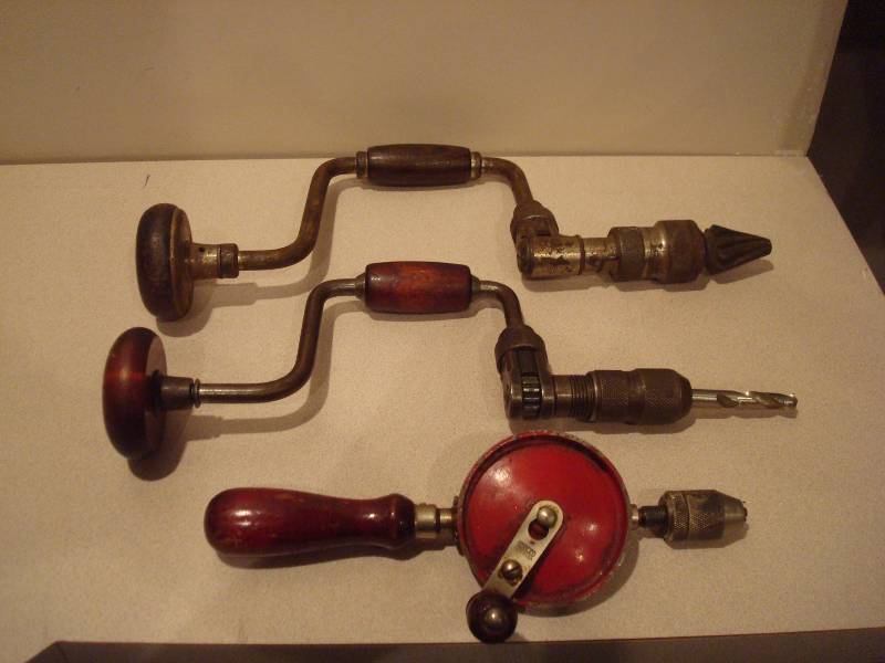 lot 52 image: Lot Of Vintage Hand Drills